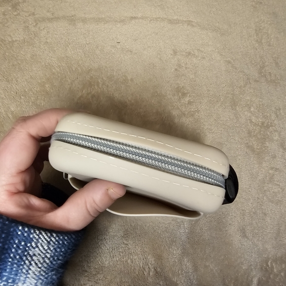 Stanley cup Silicone Wallet pouch in Taupe Color - Picture 4 of 5